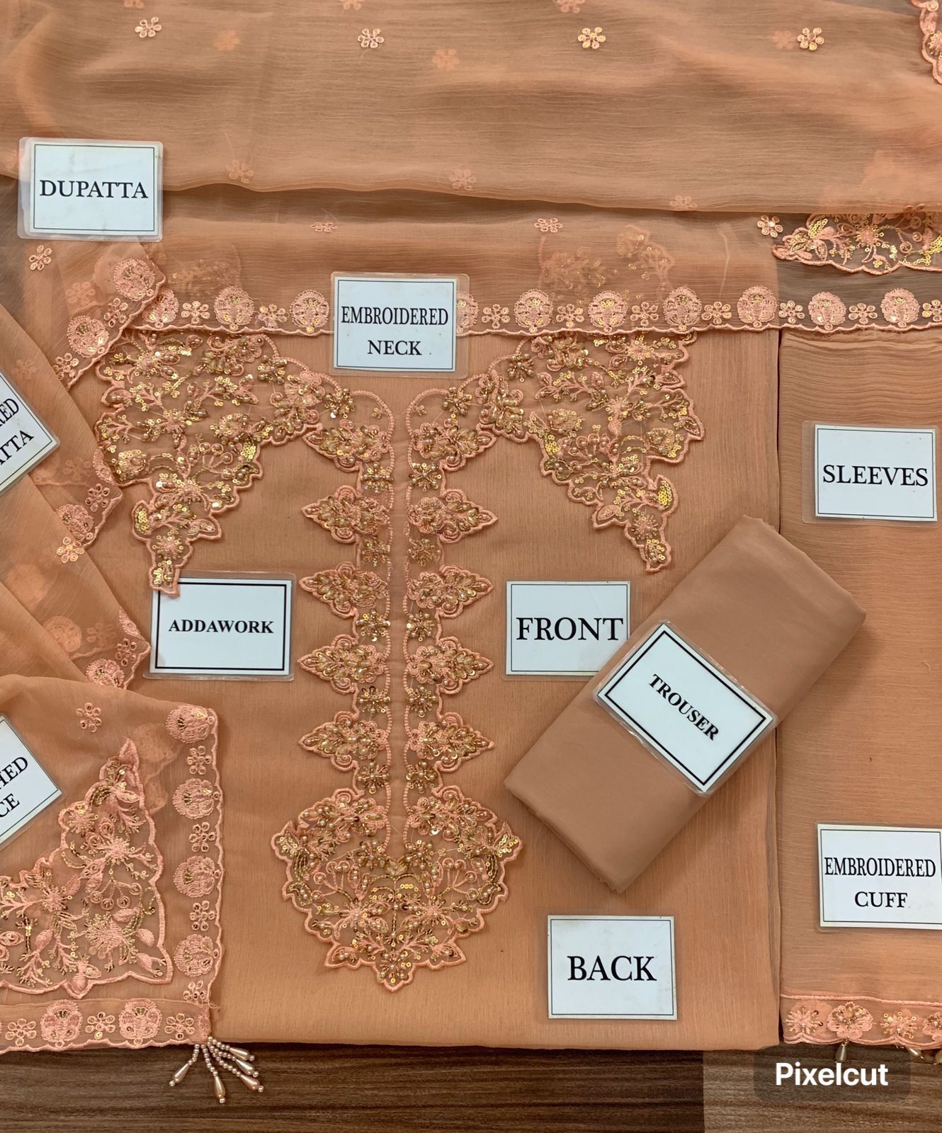 IZNIK – Luxury Chiffon Festive Collection 2025