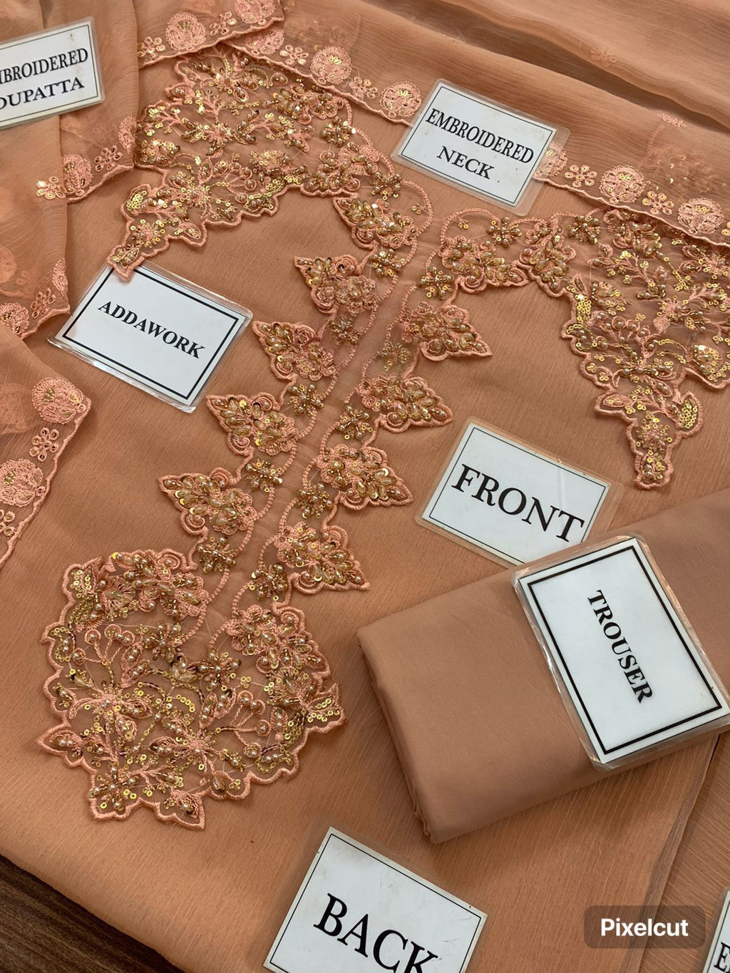 IZNIK – Luxury Chiffon Festive Collection 2025