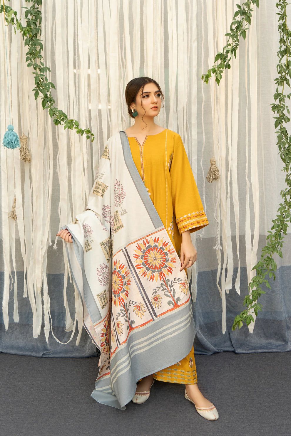 Dhanak 3 Piece Embroidered Suit (Article 18)