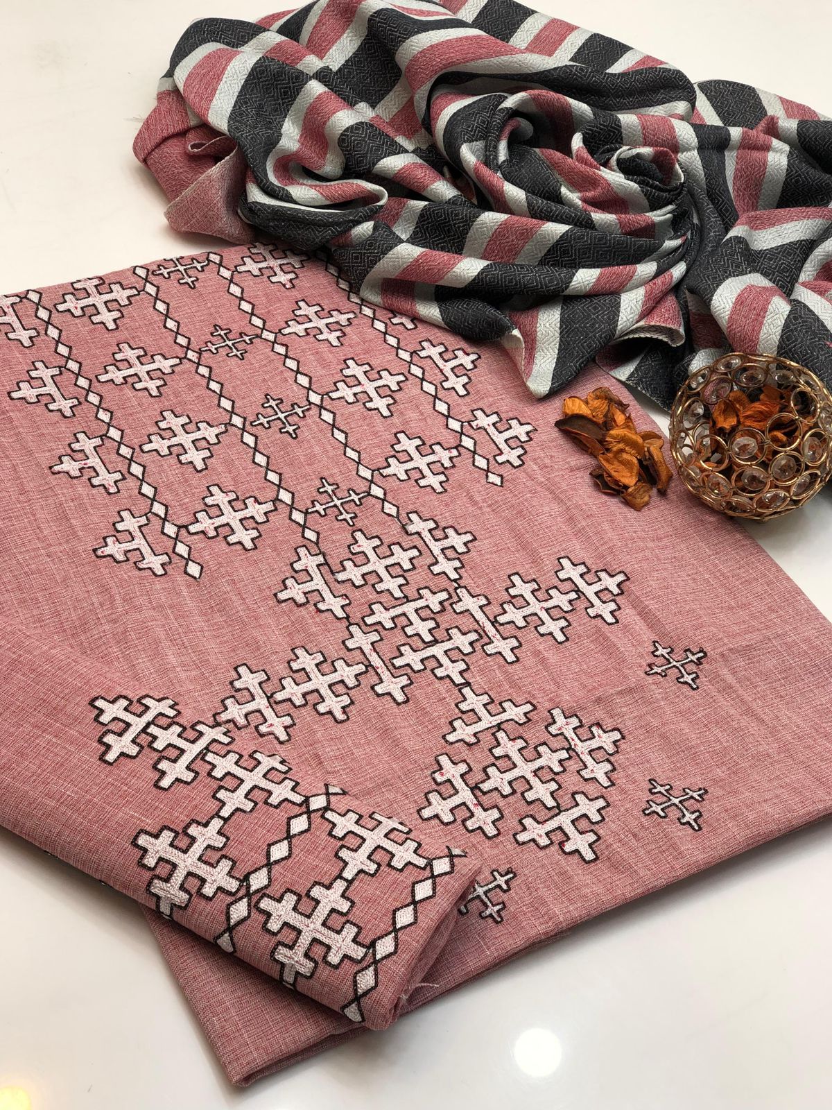 Khaddar Embroidered 3-Piece Unstitched Suit (Article 5)